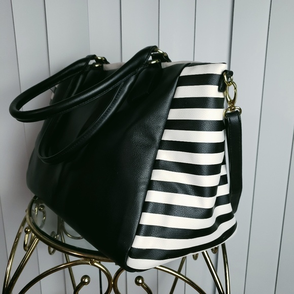 LUV BETSEY JOHNSON CUTE PANDA Shoulder/Travel Bag - Picture 4 of 7